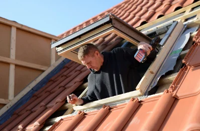 Pose de fenêtres de toit Velux à Nouaille
